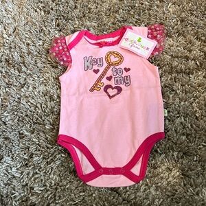 NWT Duck duck goose “Key to my Heart” onesie